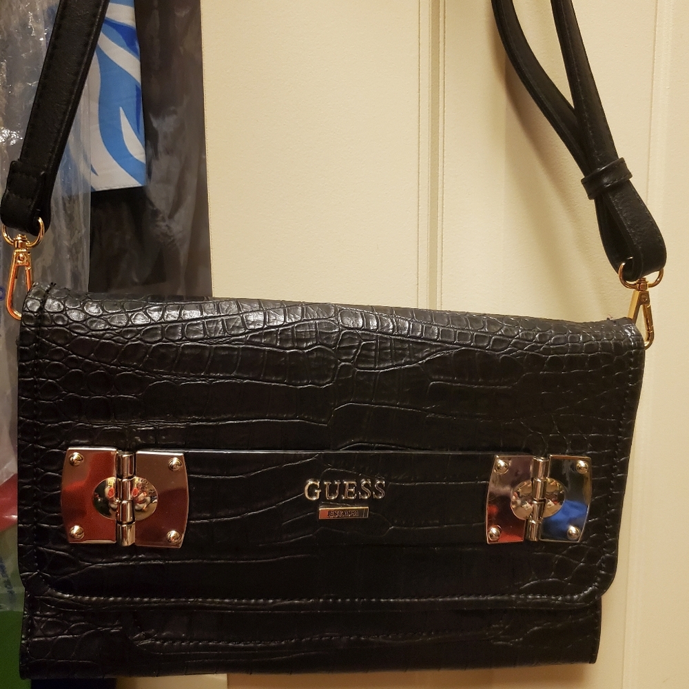 Guess clutch/crossbody